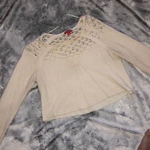 Elle: crop sweater